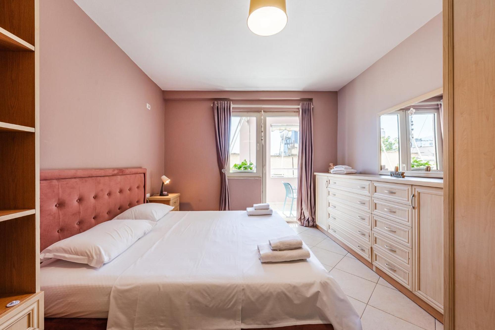 Sisi'S Apartments-Tirana City Center ภายนอก รูปภาพ